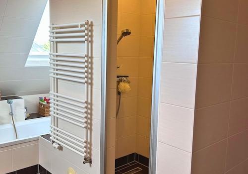 Badewanne & Duschraum