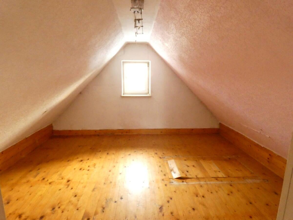 Spitzboden Raum II