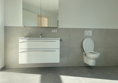 oberes Badezimmer -1