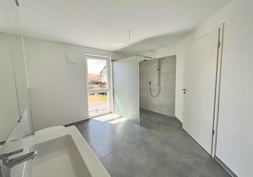 oberes Badezimmer -2