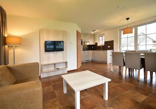 Freistehendes 4-Personen-Ferienhaus mit neuer Küche und 2 Bädern im Ferienresort Cochem032