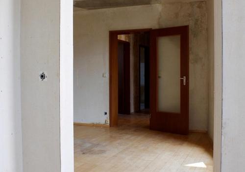 Blick aus R4 in R3 und Flur