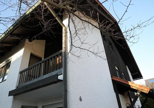 Zugang vorbei an der Terrasse