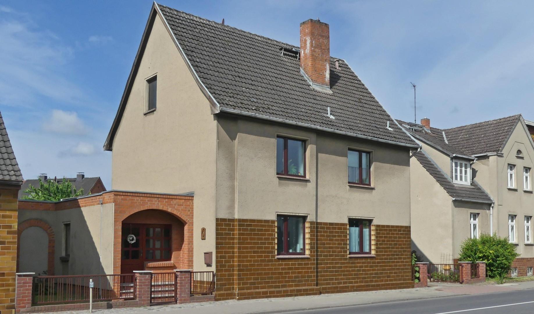 Ostansicht / Straße