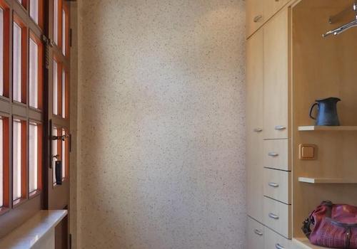 EG Flur / maßgefert. Garderobe