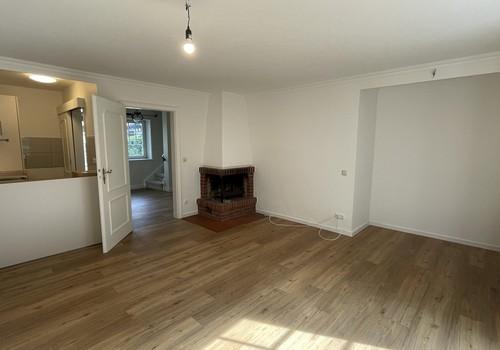 Wohnzimmer mit Kamin