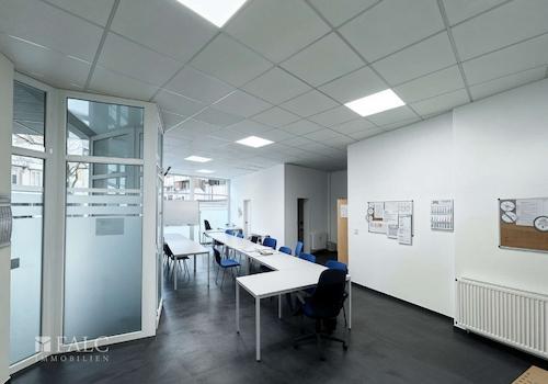 Ladenfläche Seiteneingang