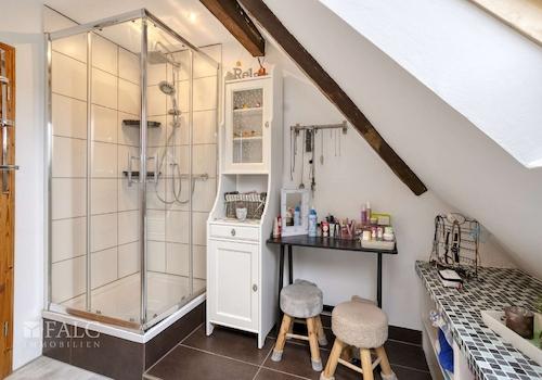 Badezimmer (Hauptwohnung)