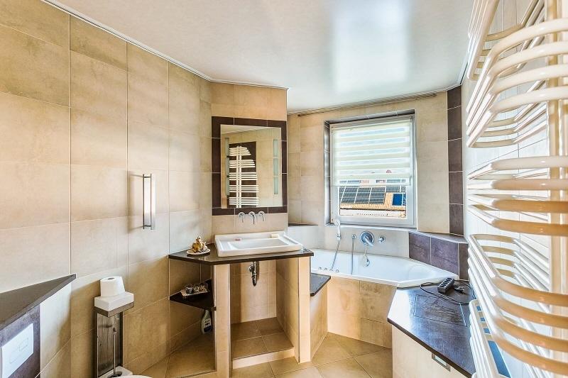 Badezimmer mit Wanne
