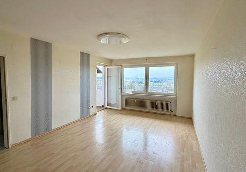 Geräumiges Wohnzimmer