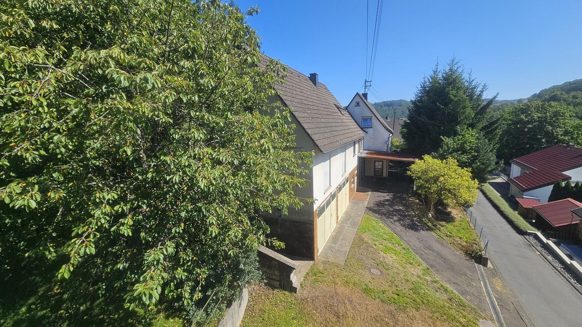 Einfahrt Hof
