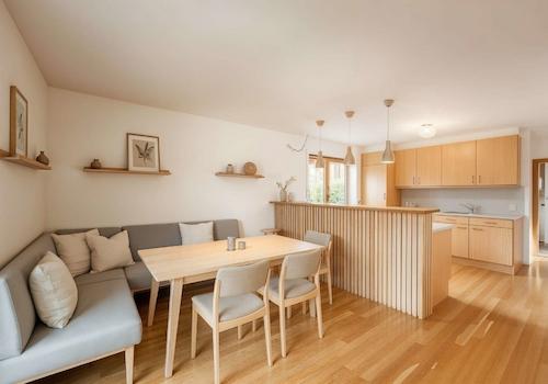 Wohnküche - KI-möbliert