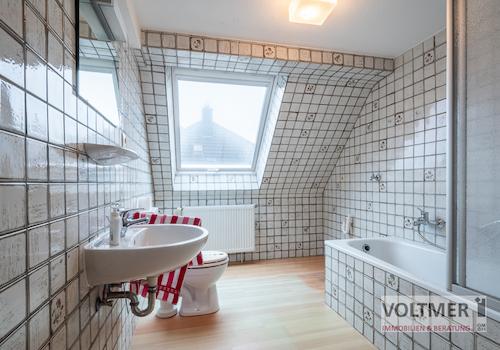 DG Wohnung links Tageslichtbad