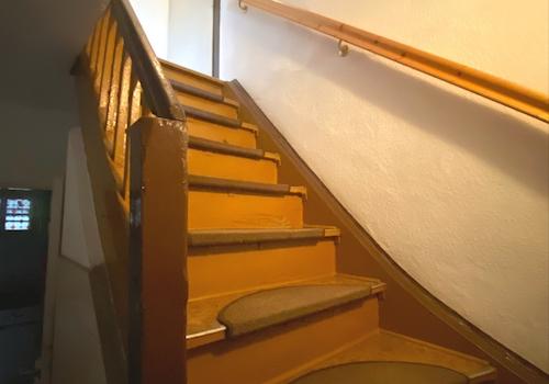 Treppe zum Obergeschoss