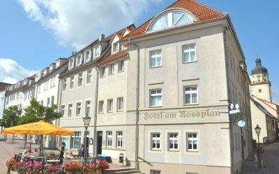 Hotel_von_oben-400x250