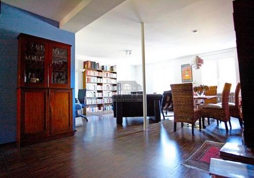 Wohnzimmer eingerichtet