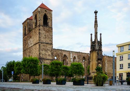 Ruine der 1945 zerstörten Nikolaikirche