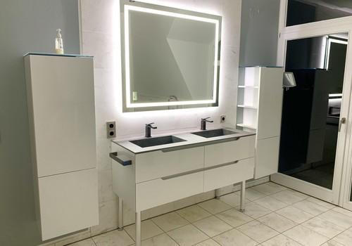 OG Hauptbad ital. Waschtisch