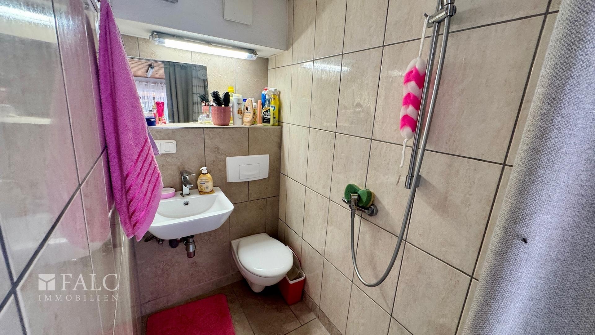 WE 2: Badezimmer
