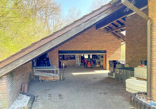 Garage und Unterstellplatz