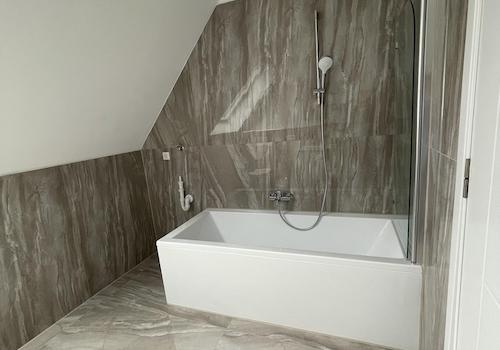 Bad mit Waschmaschinenplatzz