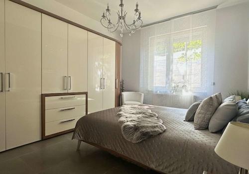 1. Schlafzimmer (EG)