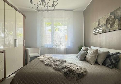 1. Schlafzimmer (EG)