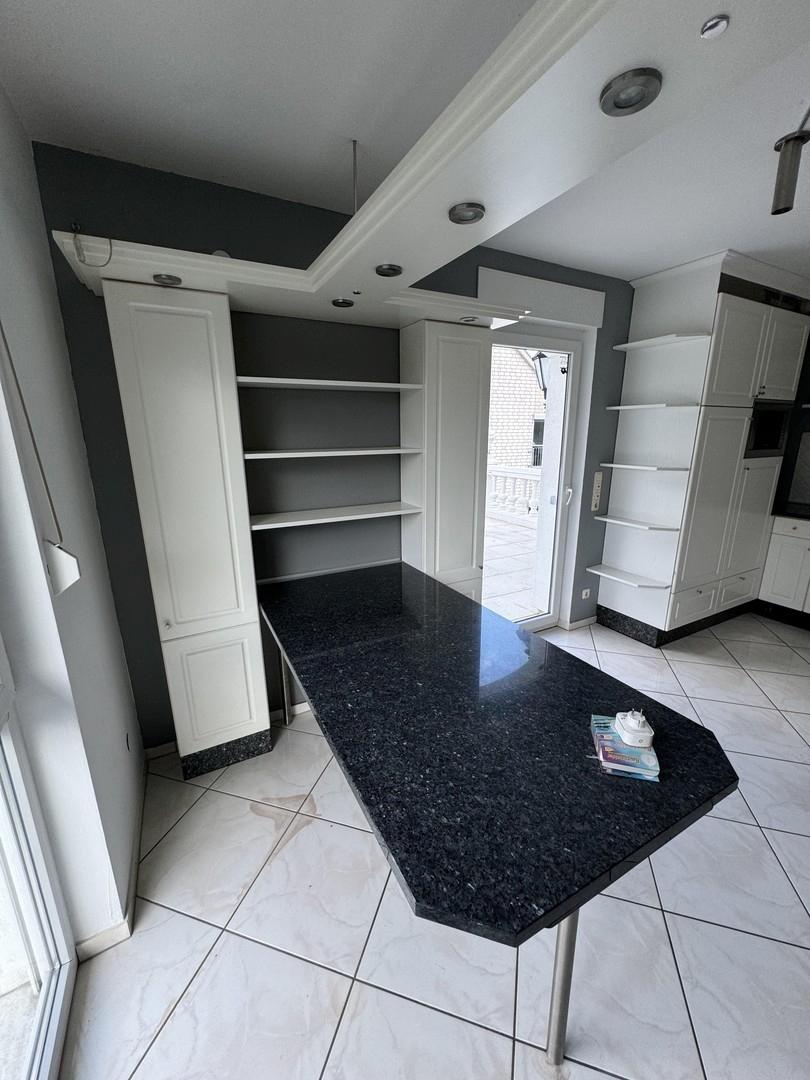 Küche m. Ausgang Balkon