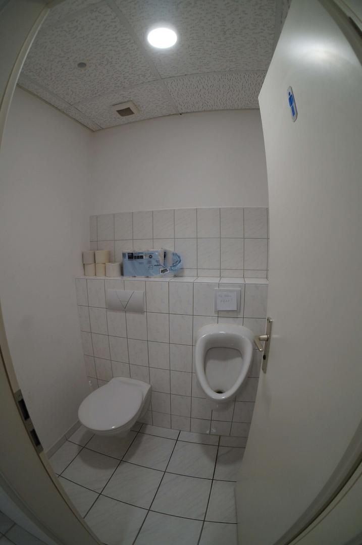 WC Beispiel Halle