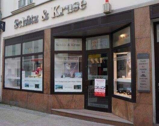 Straßenansicht Eingang