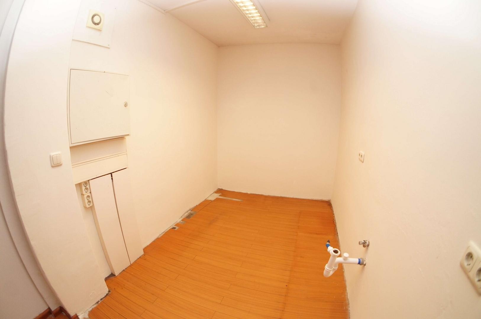 Nebenraum für Teeküche