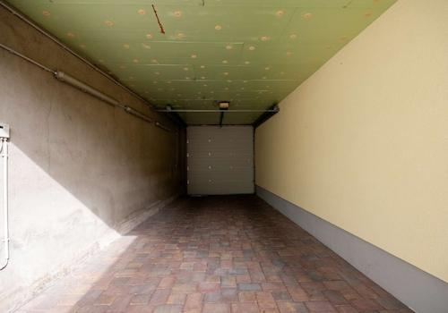 Durchfahrt / Garage 1