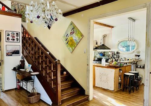 EG-Flur mit Blick in Küche