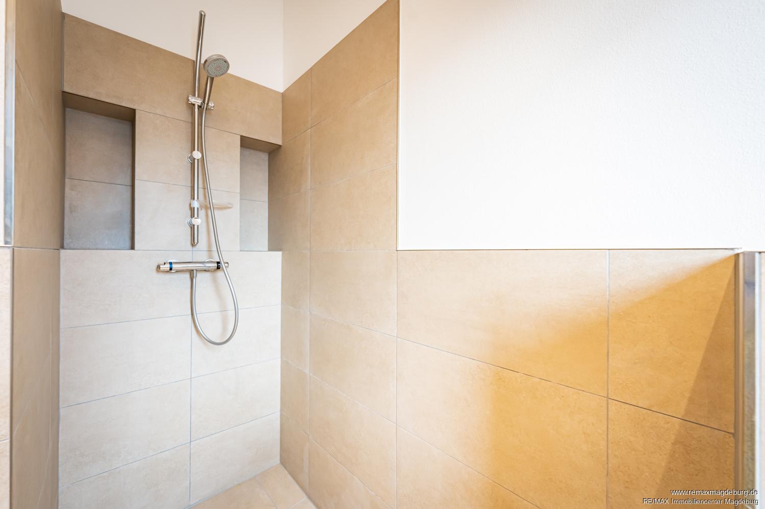 Dusche EG