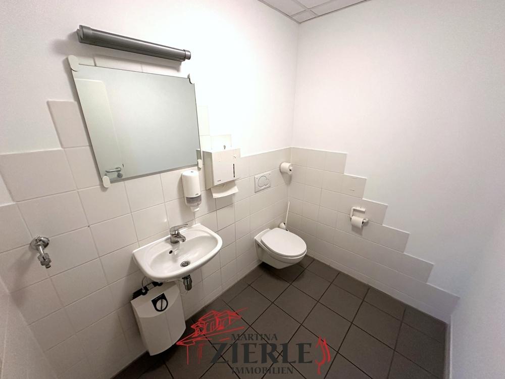 8 Damen WC