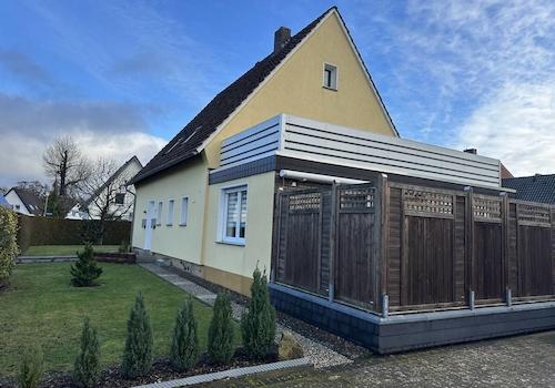 Einfahrt Garage / Zugang Hauseingang