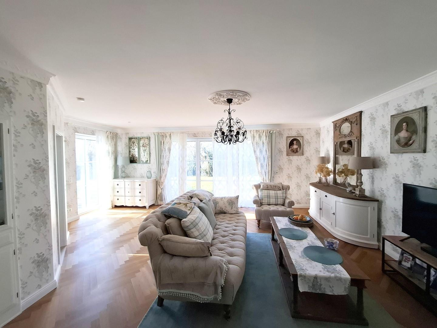 Wohnzimmer, Blick zum Garten