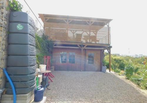 BB31 Gartenhaus u.d. Terrasse