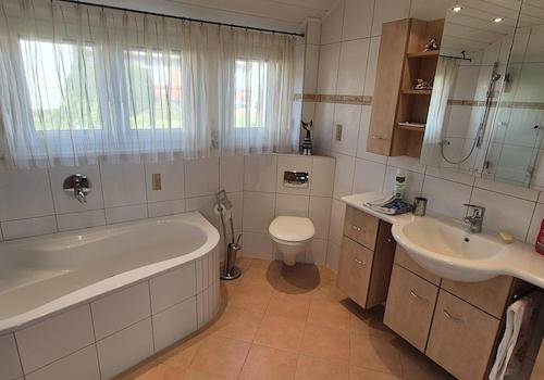 Tageslichtbadezimmer OG 2