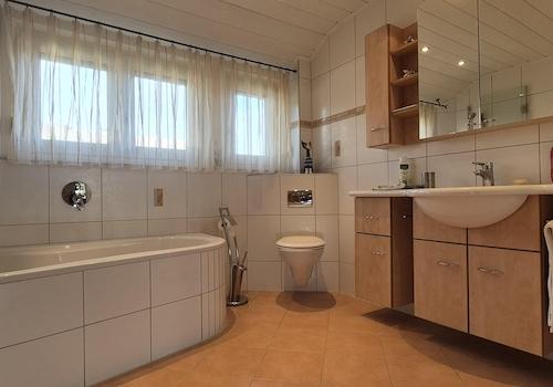 Tageslichtbadezimmer OG