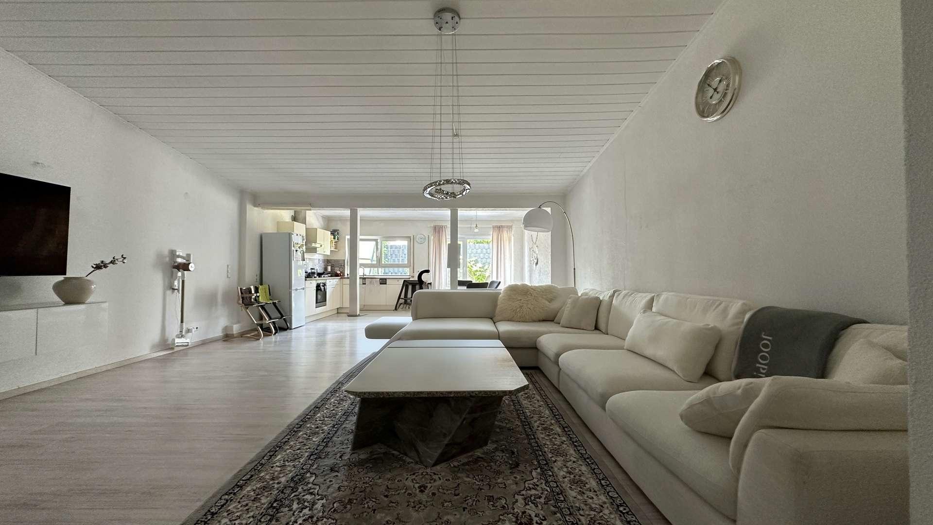 Wohn-/Esszimmer (EG)