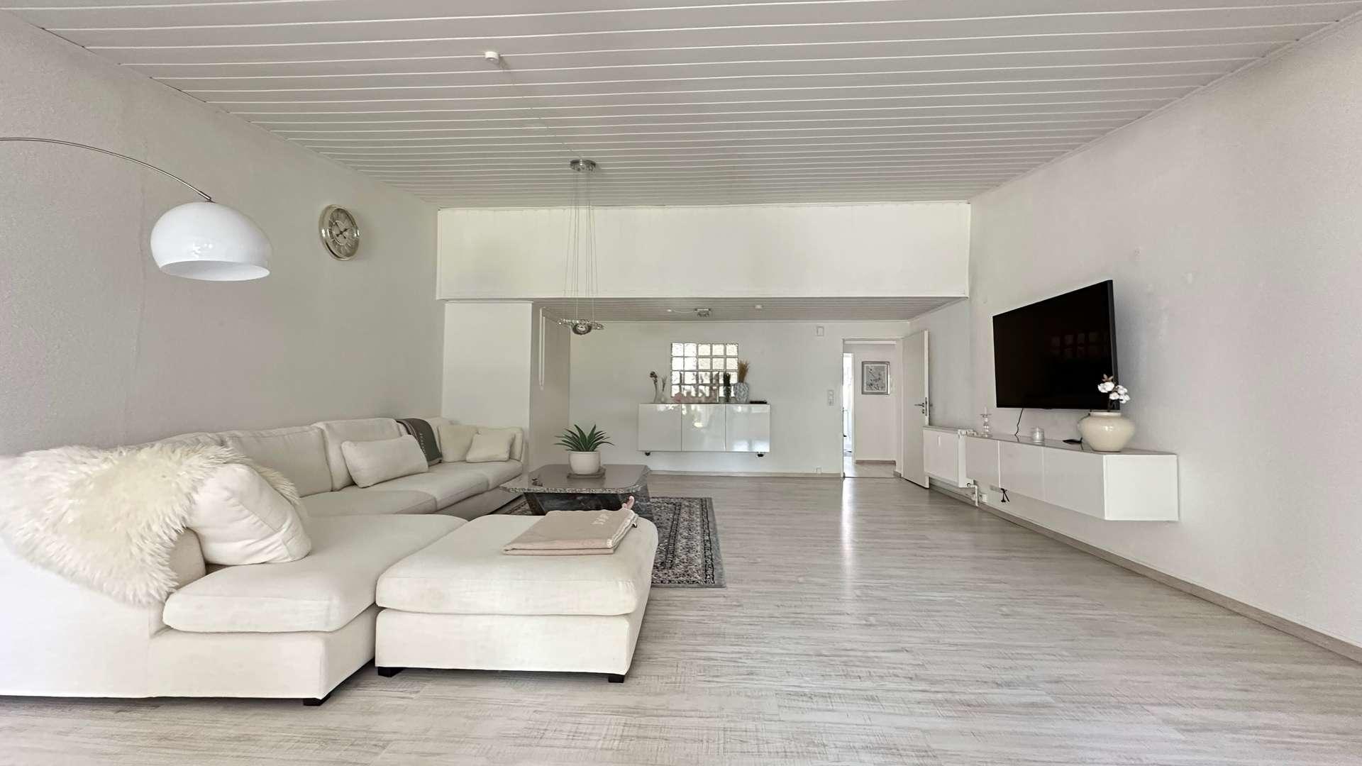 Wohn-/Esszimmer (EG)