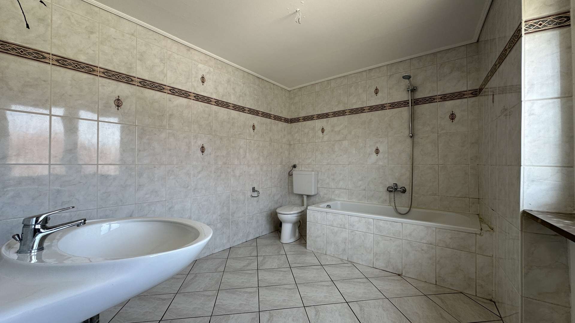 Badezimmer (OG)