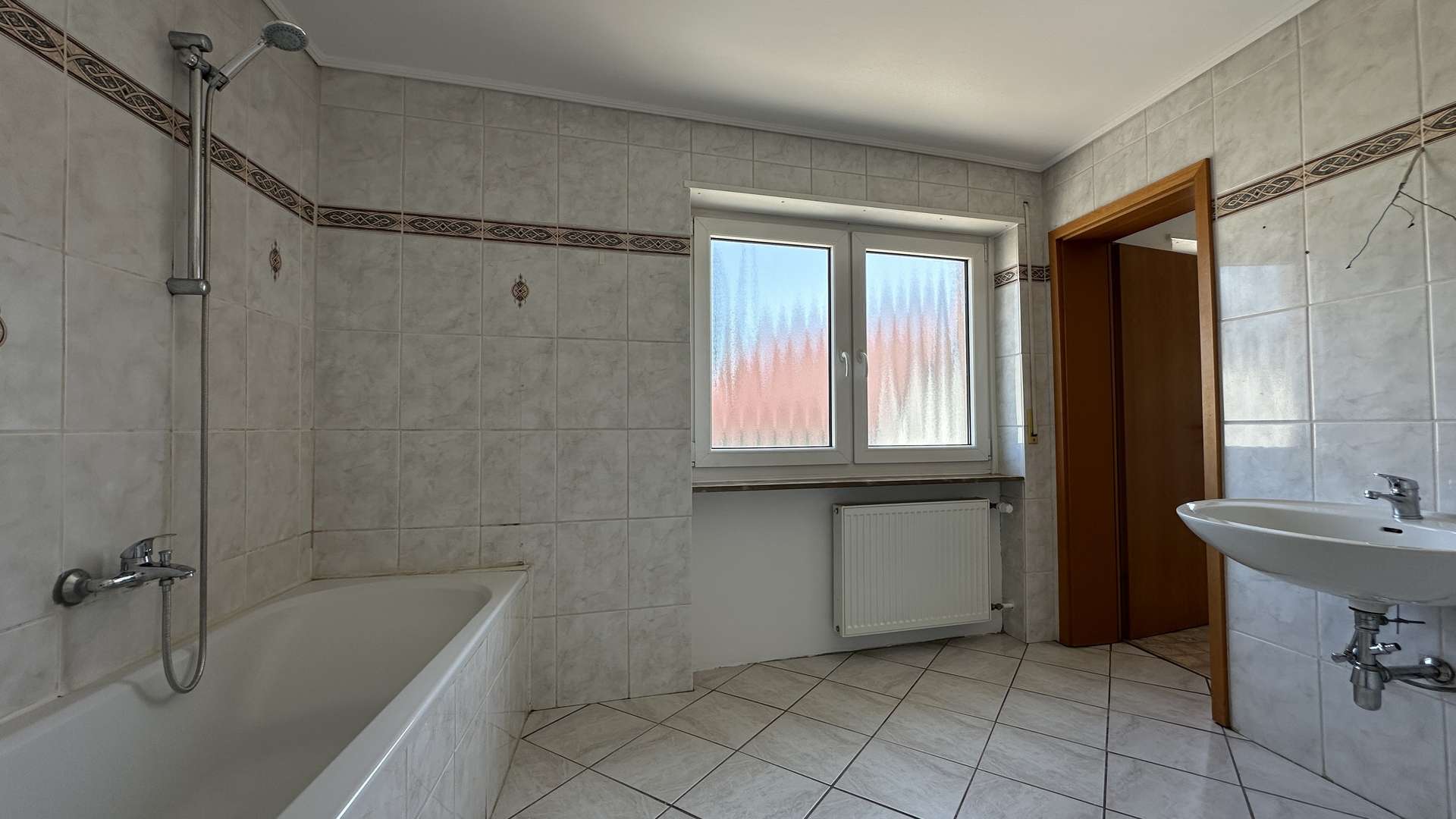 Badezimmer (OG)