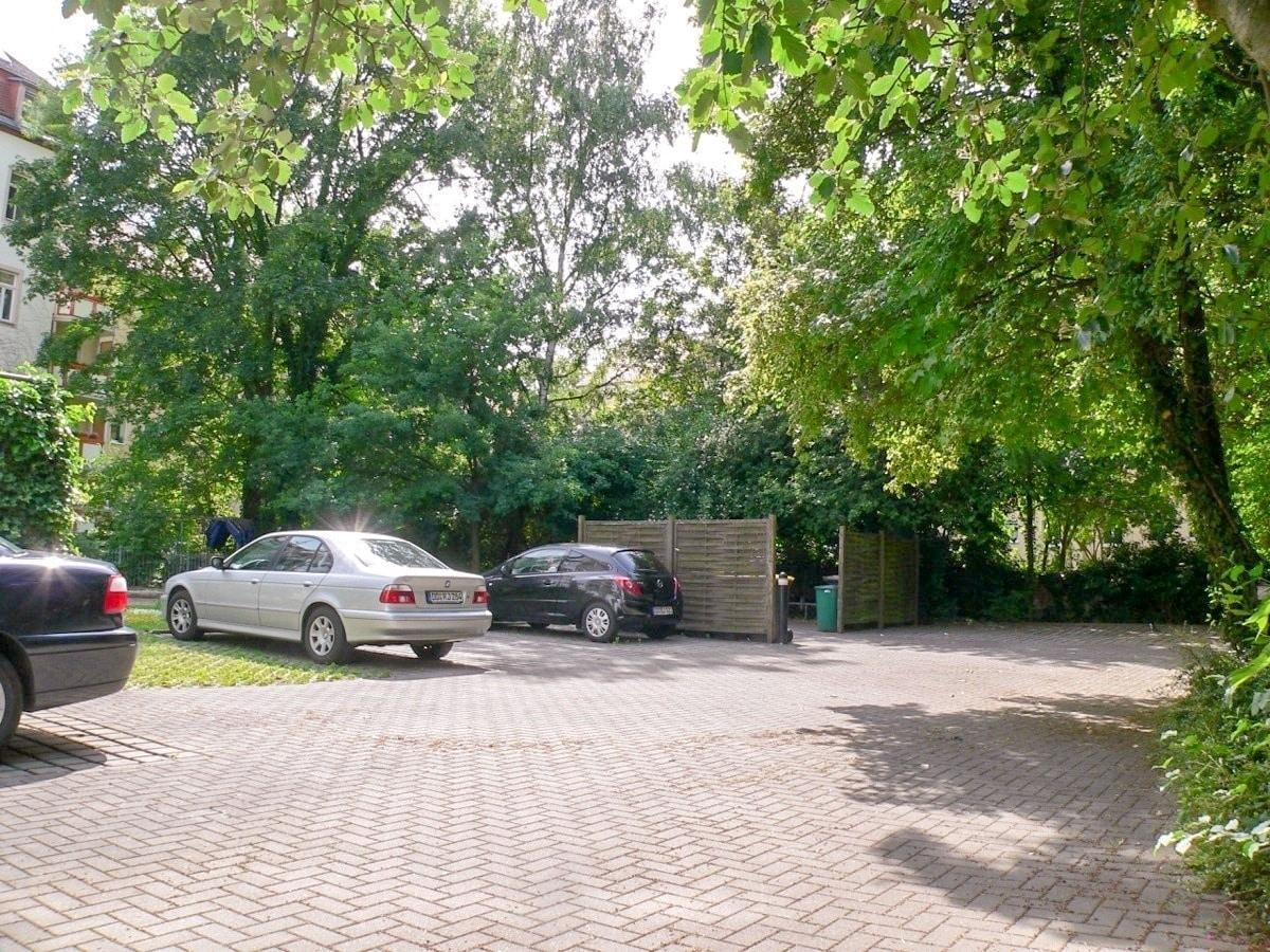 Stellplätze im Hof