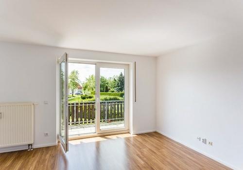 Wohn- und Schlafzimmer mit Balkon