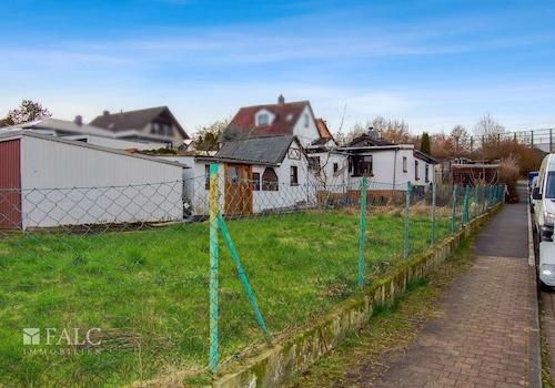 Grundstück - Ansicht vorne