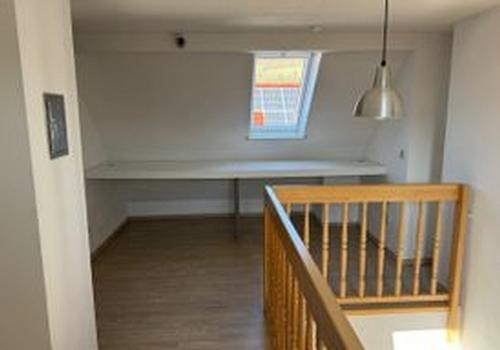 Flur 2. Etage mit Schreibtisch