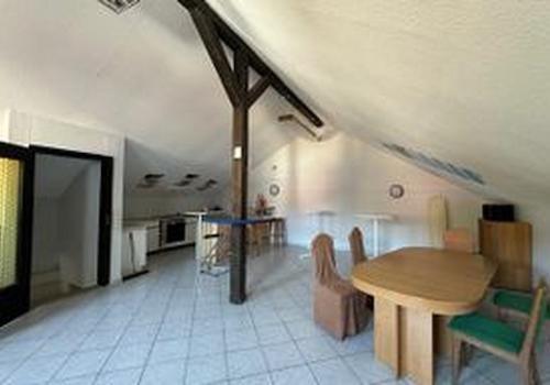 Partyraum mit Küchenzeile