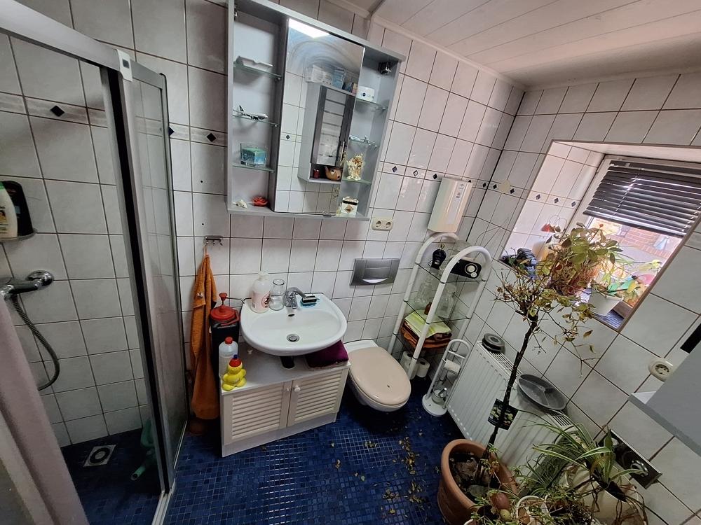 Bad im Nebengebäude